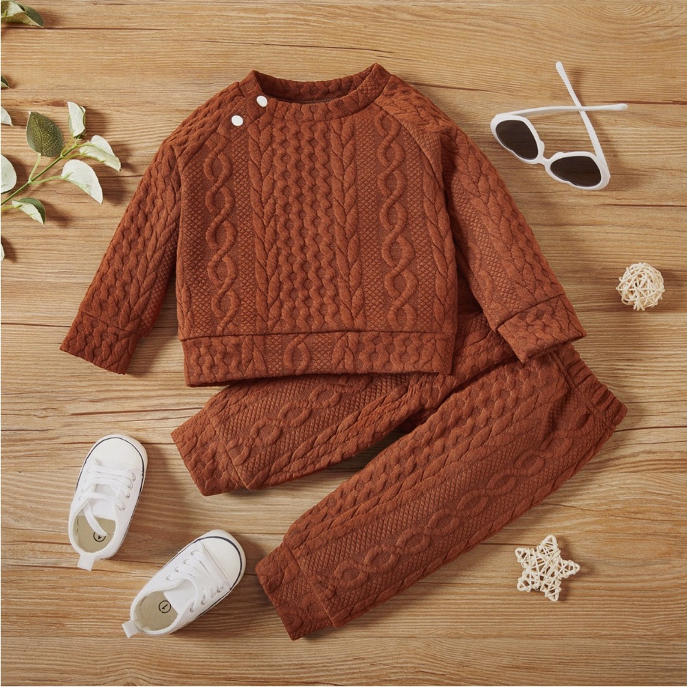 NWT Very cute baby outfit boy or girl. Pants and sweater